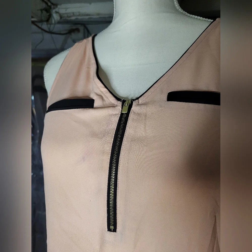 *SOLD* Express Tank Top - Picture 3 of 6